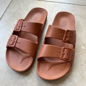 Freedom Moses Toffee Color Size W 8/9